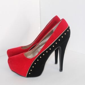 Red and black platform heels 😍